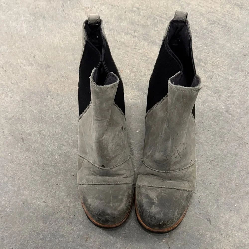 Sorel Gray and Black Ankle Boots